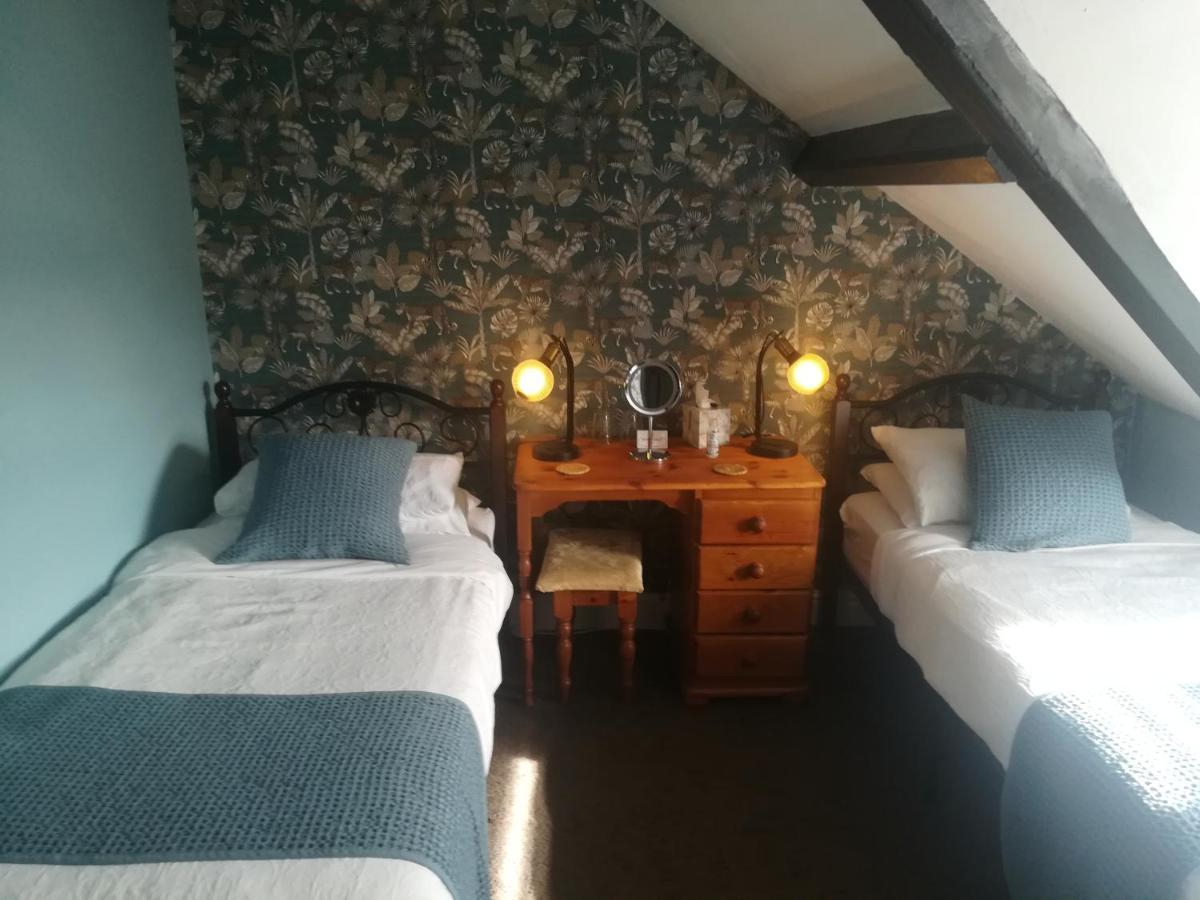 Tara Bed and Breakfast Fishguard Buitenkant foto